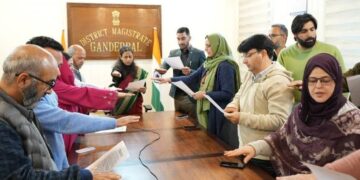 DC Ganderbal administers Integrity Pledge on Vigilance Awareness Week 2026