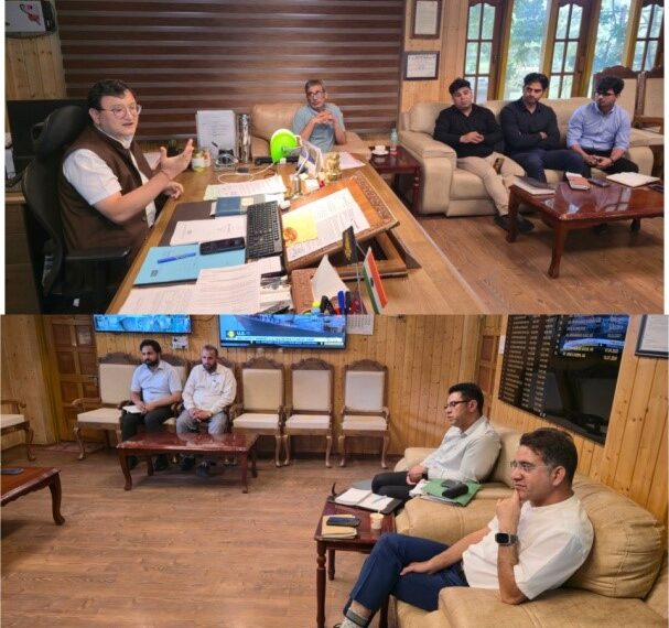 DC B’la discusses upgradation of Gulmarg’s Winter Sports infra