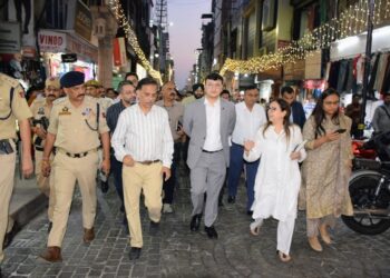 DC Jammu inspects old city bazaars ahead of festive season