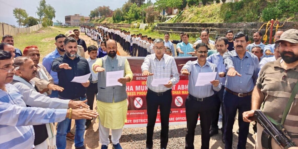 DC Kathua listens to public grievances at Dhar Mahanpur; assures time-bound redressal