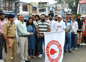 DC Kathua flags off blood collection and transport van for Basohli, Bani subdivisions