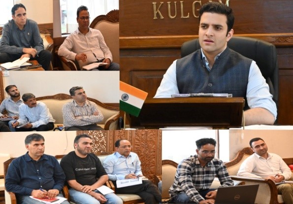 DC Kulgam reviews progress of AMRUT 2.0 projects
