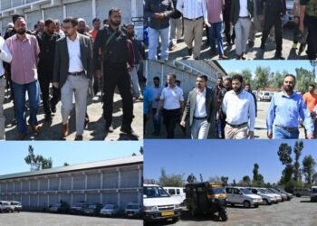DC Kulgam dedicates newly constructed Sumo Stand near Chambgund bridge to public