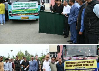 DC Kulgam flags off 60 Farmers to exposure visits under HADP