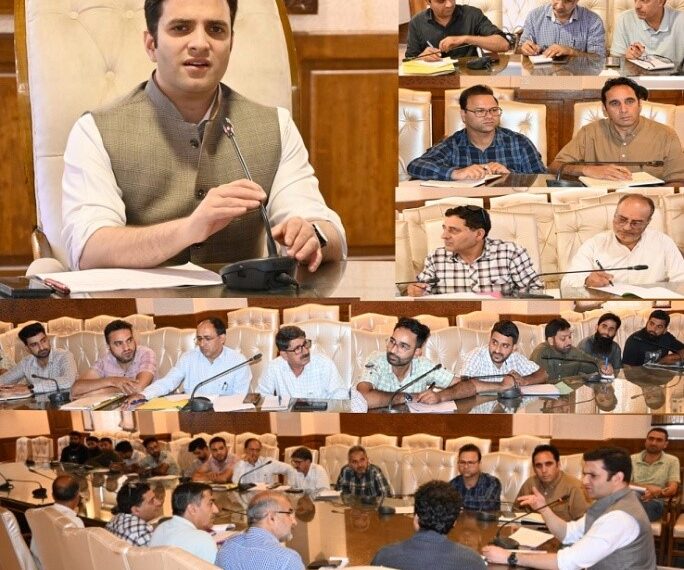 DC Kulgam reviews progress of Jal Shakti Abhiyan- Catch the Rain campaign