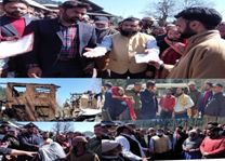 DC Kupwara visits fire victims at Behanpora, Rajwar