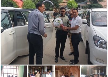 DC Kupwara Shrikant Balasaheb Suse visits Handwara