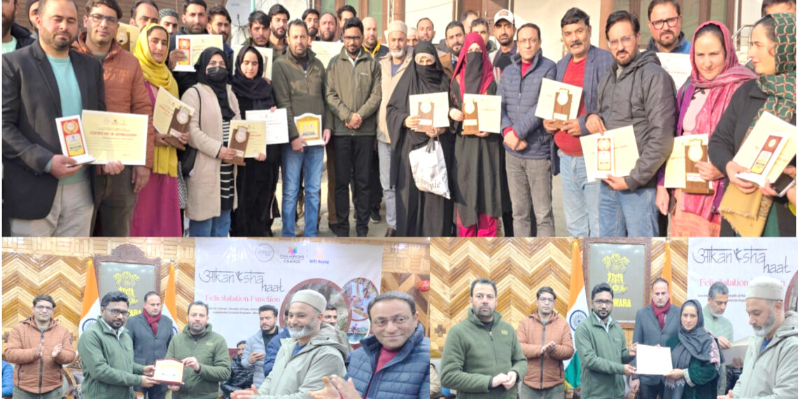 DC Kupwara felicitates stakeholders for showcasing products & services in Akankasha Haat