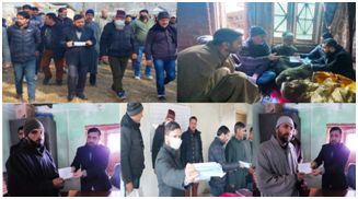 DC Kupwara visits Pohrupeth & Kralpora, Expresses condolences with bereaved families