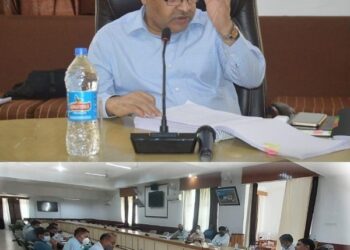 DC Poonch reviews progress of work on mega dev projects, Seeks timeline completion