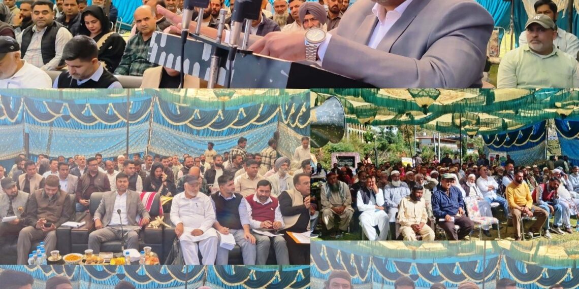 Weekly Block Diwas: DC Rajouri listens to public grievances at ShahdraSharief