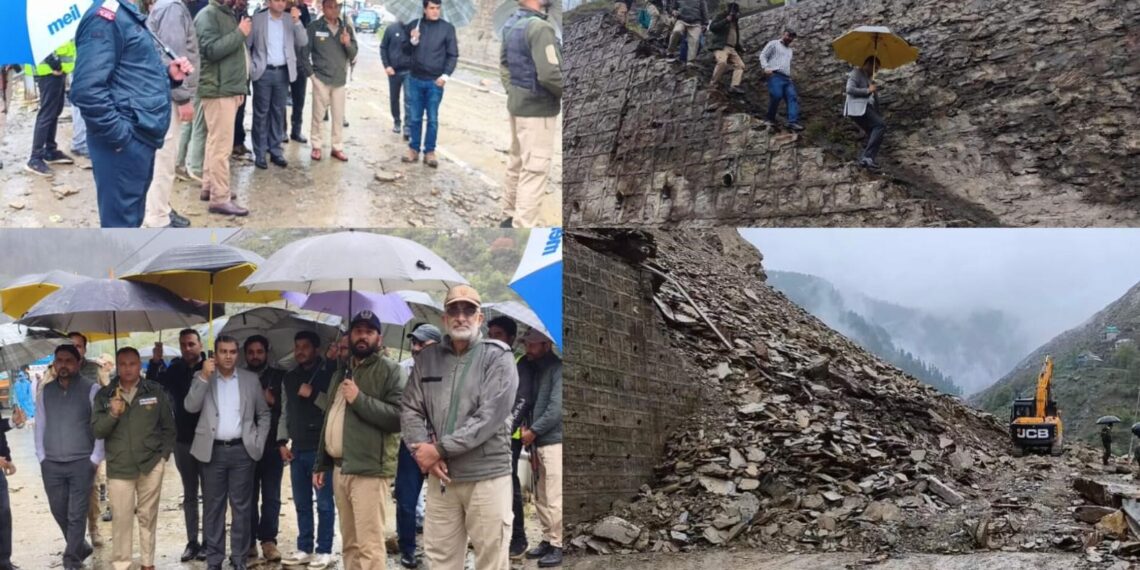 DC Ramban Monitors Landslide Clearance Op At Sherbibi