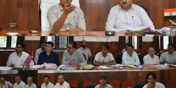 DC Reasi chairs DLC meeting; focus on dairy expansion, poultry promotion