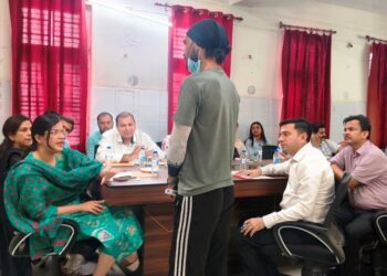 DC Samba interacts with patients at ATF Centre under 100 Days Nasha Mukt Bharat Campaign