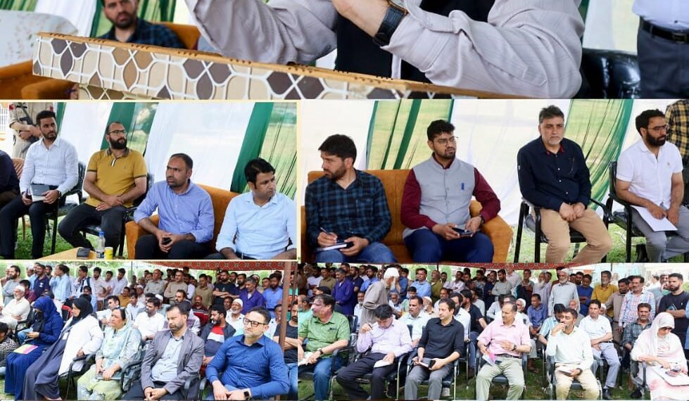 DC Srinagar holds Grievance Redressal Camp at AncharSoura under Block Diwas