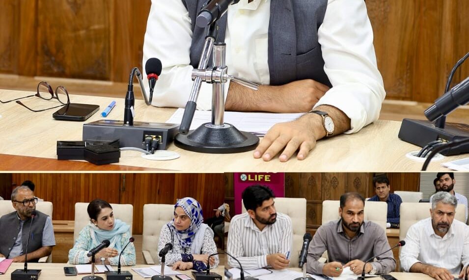 DC Srinagar reviews progress under Catch the Rain Program