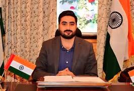 DC Srinagar conducts comprehensive visit of Mir Behri Dal Khushipora HMT