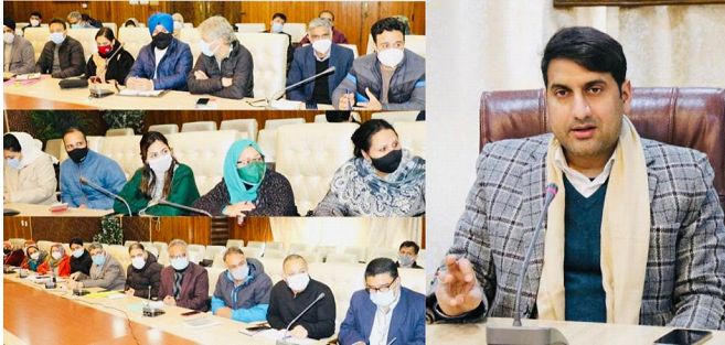 DC Srinagar reviews progress of enrolment under PMJAY-SEHAT Over 4.40 lakh Golden Cards issued in Srinagar