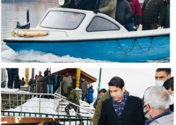 DC Srinagar tours City areas; oversees Snow clearance, Power restoration