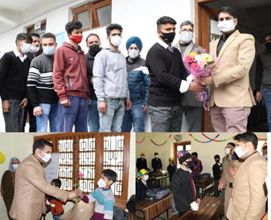 DC Srinagar inspects various Academic institutions as City schools open