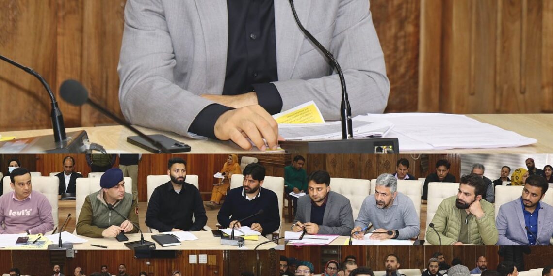 DC Srinagar reviews functioning of Aadhaar Centres
