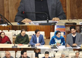 DC Srinagar Comprehensively Reviews Major Water Supply Projects In Distt