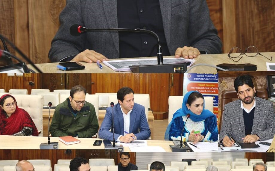 DC Srinagar Comprehensively Reviews Major Water Supply Projects In Distt