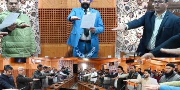 DC Shopian Administers Integrity Pledge at Mini-Secretariat