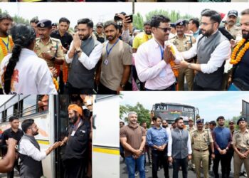 DC Srinagar, SSP extend warm welcome to first batch of Amarnath Yatra Pilgrims at Panthachowk