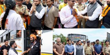 DC Srinagar, SSP extend warm welcome to first batch of Amarnath Yatra Pilgrims at Panthachowk