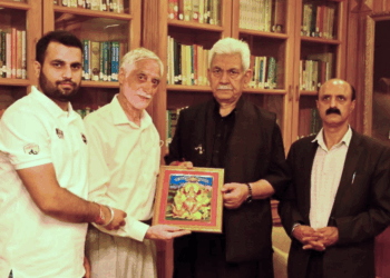 Former DDC Vice Chairman, Ex-MLC, Sharika Temple Delegation Meet LG Sinha