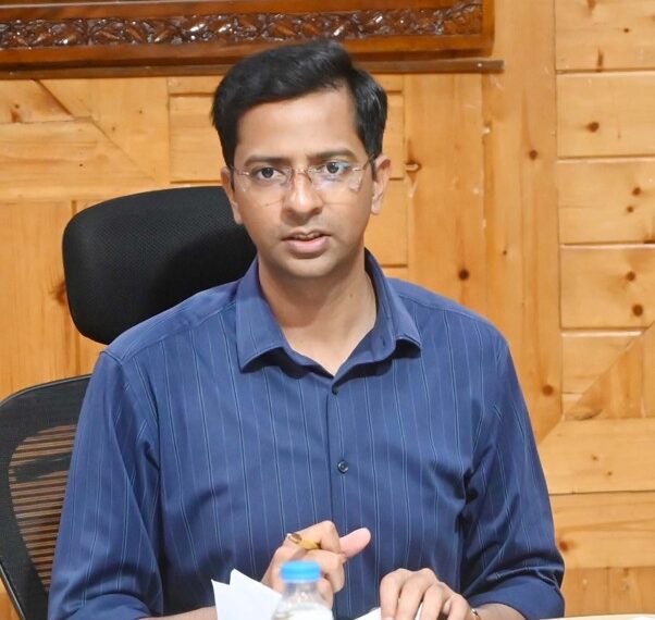 DDC Shopian chairs DLC Meeting, approves 348 HADP & JKCIP Cases