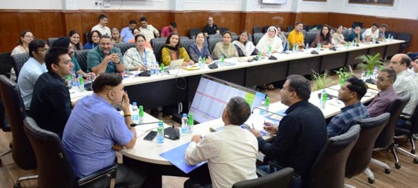 DDC Jammu reviews Healthcare scenario, Stresses collaborative efforts for TB elimination