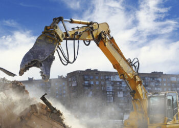 LAWDA demolishes 3 illegal structures in Srinagar