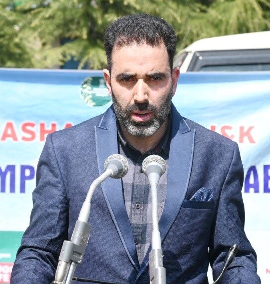 Showkat Hussain Ganie assumes charge as DIO Kulgam