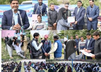 DIPR Shopian conducts awareness camp on NashaMukt at Imam Sahib
