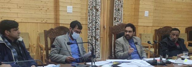 Director RDD, Kashmir reviews status of MGNREGA, PMAY-G, other schemes at B’pora