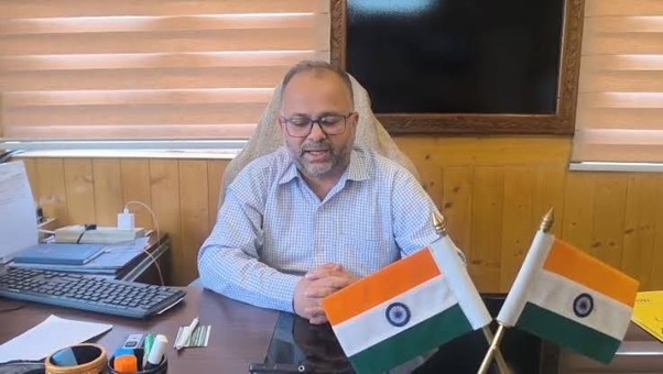 Director Agriculture Kashmir kickstarts Rabi Seedling Transplantation at SM Farm Gangbug