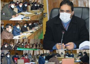 Director RDD visits Kulgam, reviews progress, achievements of RDD in distt