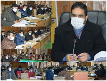 Director RDD visits Kulgam, reviews progress, achievements of RDD in distt