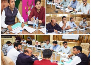 Div Com Kashmir reviews SMRDA Projects, Stresses timely completion of Development Works