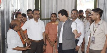 Div Com visits Chanderkote Yatra Camp in Ramban, Langar sites and Lodgement centres in Udhampur