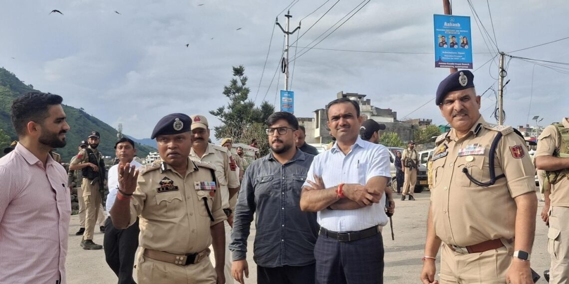 Div Com, IGP Jammu visit flood-hit areas, review relief measures; stress preparedness & coordinated response