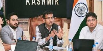 Div Com Kashmir chairs High-Level Meeting on Traffic Management System