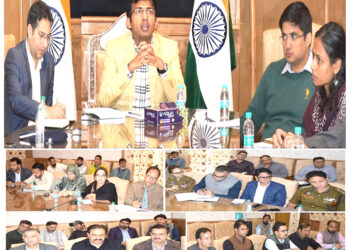 Div Com-(K) reviews Arrangements for 2nd Edition of Kashmir Marathon