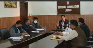 Div Com (J) reviews status of preparation of DPRs of SLWM projects in rural areas