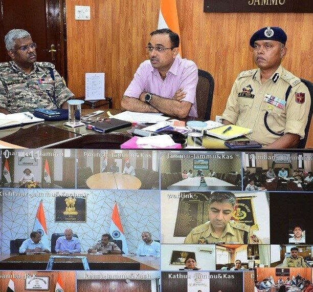 Div Com(J), IGP(J) review preparations for Tiranga Yatra, Har Ghar Tiranga campaign in Jammu Divn