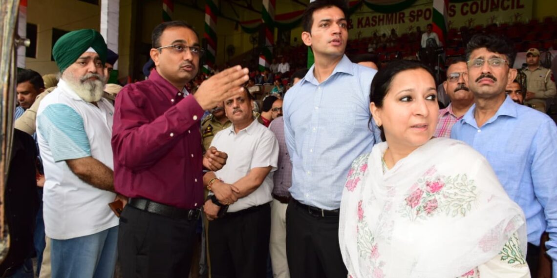 Div Com(J) reviews arrangements for Independence Day celebrations 2025 at M A Stadium