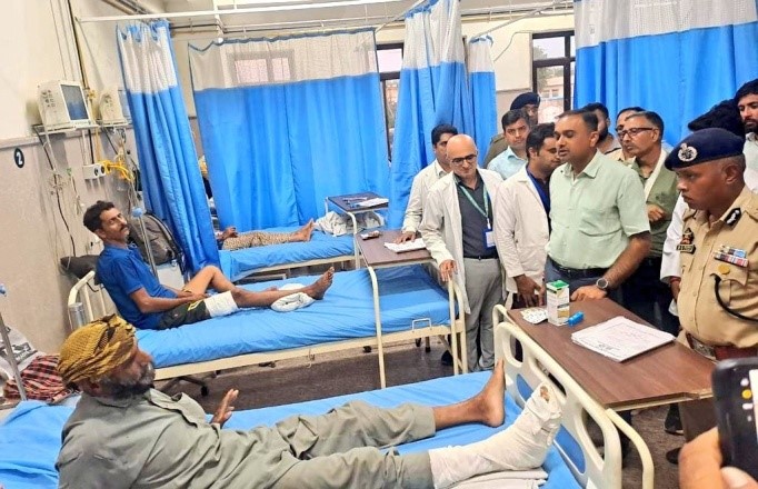 Div Com(J) , IGP Jammu visit cloudburst, flash-flood affected areas of Kathua
