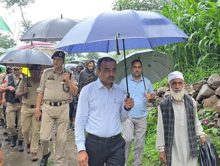 Div Com(J) , IGP(J) review relief operations in flood-hit Poonch, Meet bereaved families in Sangla village